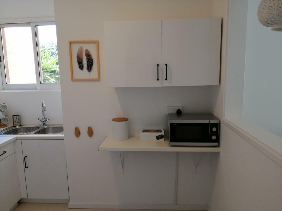 Alex'S Vacation Suite - 100M From The Beach - 6 Guests Paphos Kültér fotó